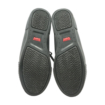 Black Low-Top Athletic Shoes
