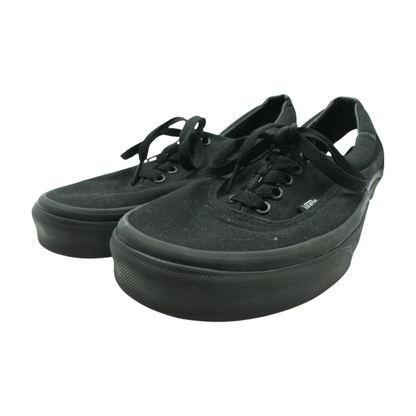 Black Low-Top Athletic Shoes