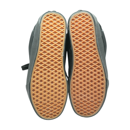 Knu Skool Low-Top Athletic Shoes