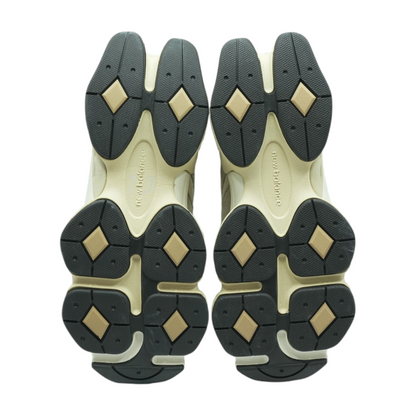 9060 Low-Top Athletic Shoes