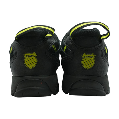 Black Low-Top Athletic Shoes