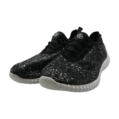 Black Low-Top Athletic Shoes