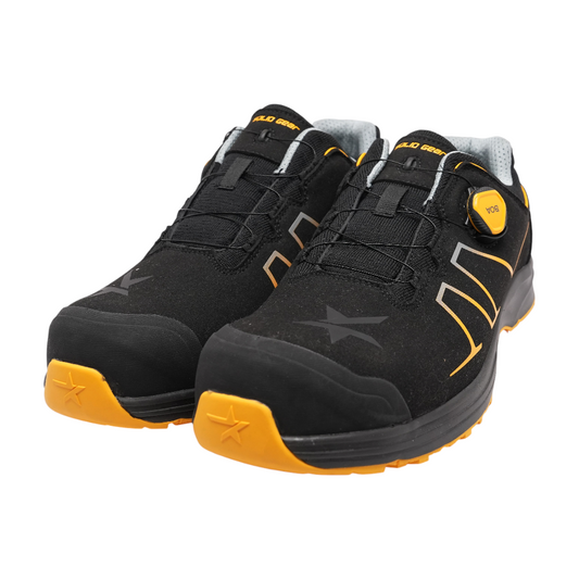 Black Low-Top Athletic Shoes