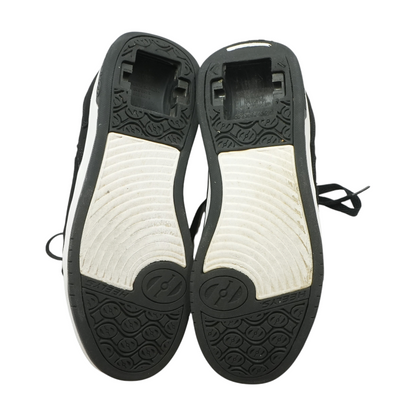 Black Low-Top Athletic Shoes