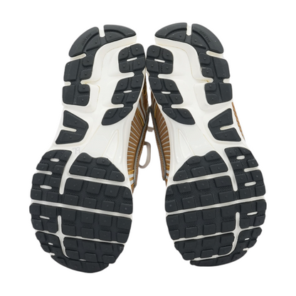 Zoom Vomero 5 Metallic Low-Top Athletic Shoes