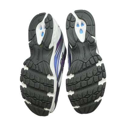 740V2 Low-Top Athletic Shoes