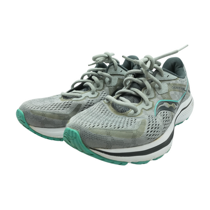 Low-Top Athletic Shoes