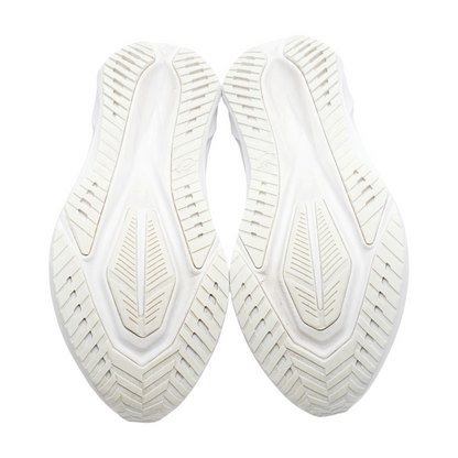 NOVABLAST 5 Low-Top Athletic Shoes
