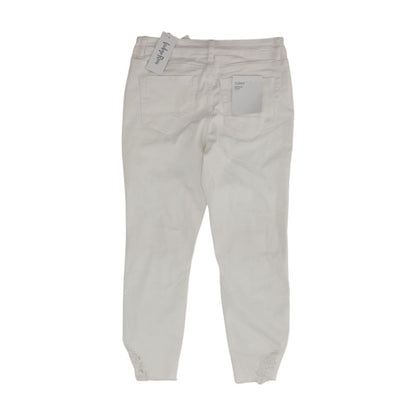 White Solid Mid Rise Jeans