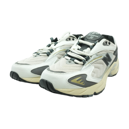 725V1 Low-Top Athletic Shoes
