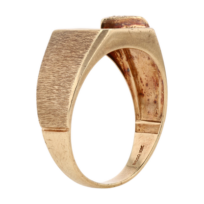 10K Yellow Gold Black Stone Fashion Ring