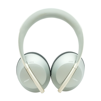Luxe Silver Noise Cancelling 700 Headphones With Black Earpads