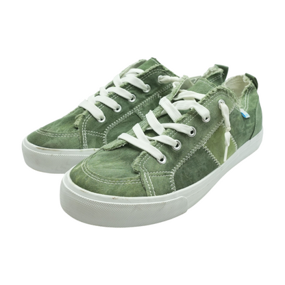Green Low-Top Athletic Shoes