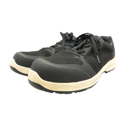 Black Low-Top Athletic Shoes