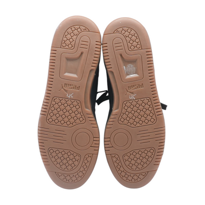 Black Low-Top Athletic Shoes