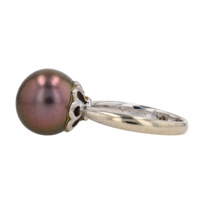 18K White Gold Cutlured Pearl Fashion Ring
