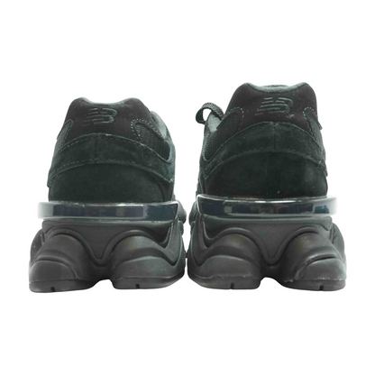 9060 Low-Top Athletic Shoes