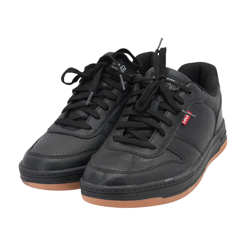 Black Low-Top Athletic Shoes