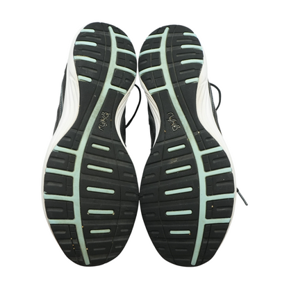 Dash 3 Low-Top Athletic Shoes