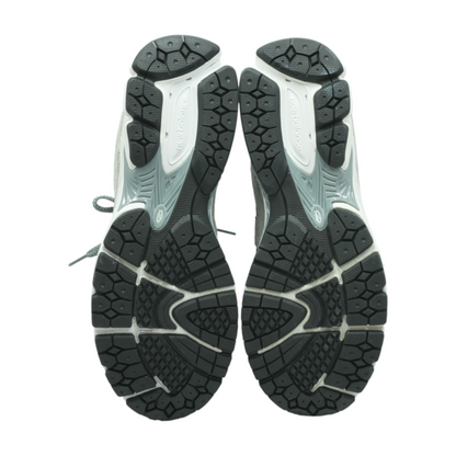 2002R Low-Top Athletic Shoes