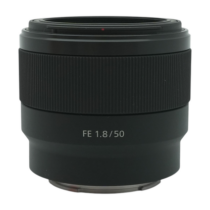 E-Mount 35mm Full-Frame Lens
