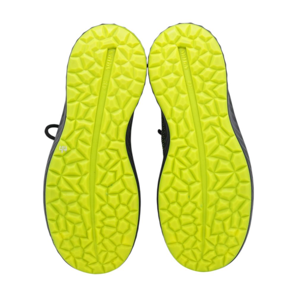 Black Low-Top Athletic Shoes