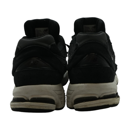 2002R Low-Top Athletic Shoes