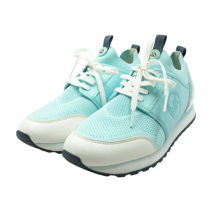 Low-Top Athletic Shoes