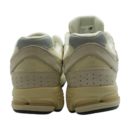 2002 Low-Top Athletic Shoes