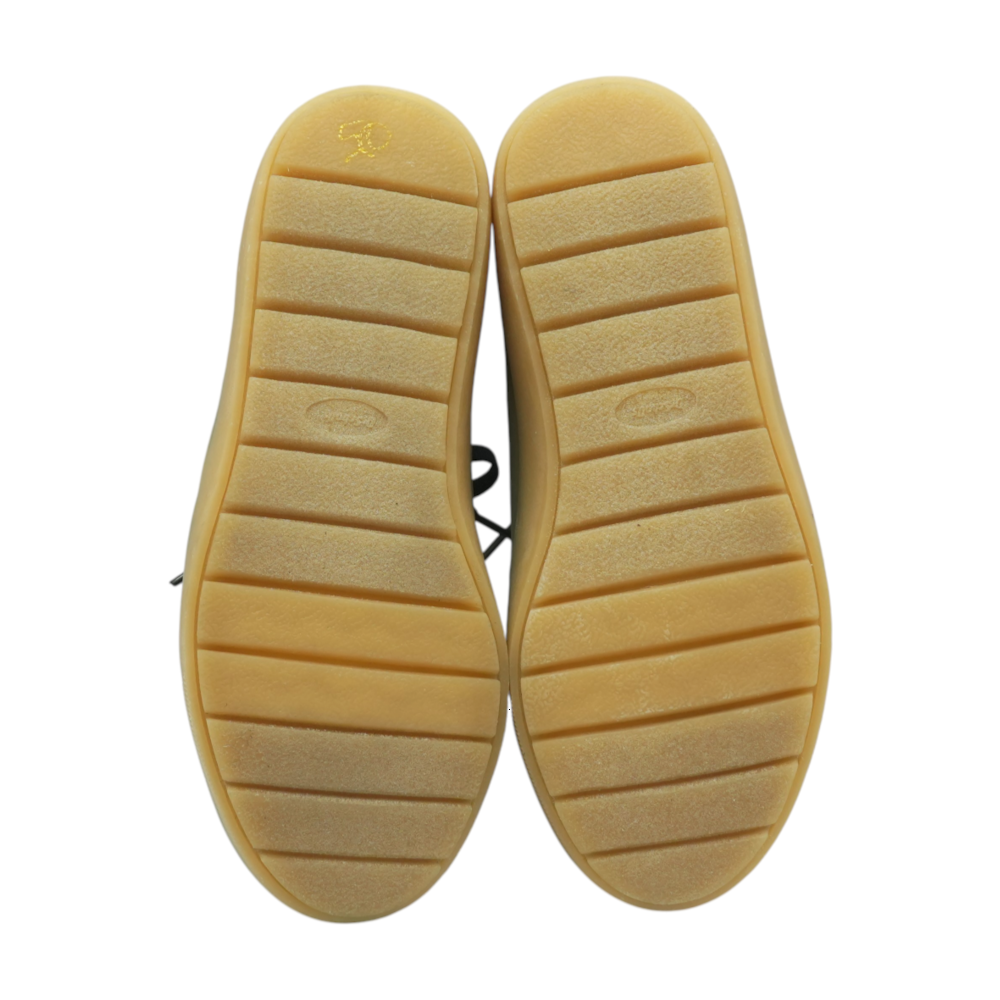 Time Off Win Low-Top Athletic Shoes