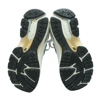 2002R White Athletic Shoes