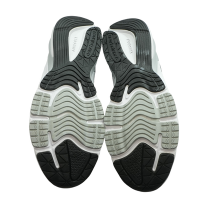 990v6 Low-Top Athletic Shoes