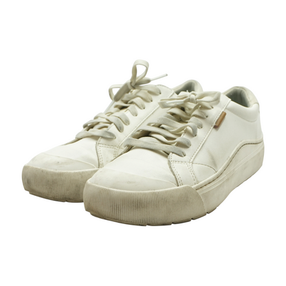 Time Off Low-Top Athletic Shoes