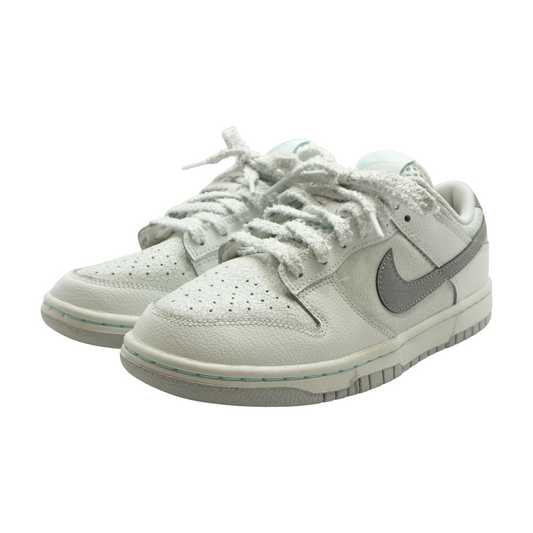 Dunk Low SE Low-Top Athletic Shoes