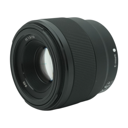 E-Mount 35mm Full-Frame Lens