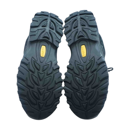 Black Low-Top Athletic Shoes