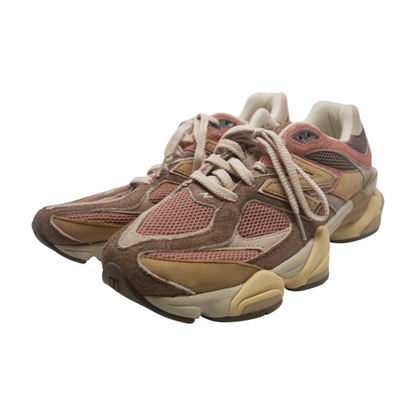 9060 Low-Top Athletic Shoes