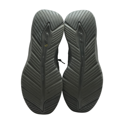 Black Low-Top Athletic Shoes