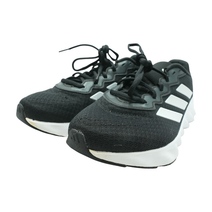 Switch Move Low-Top Athletic Shoes