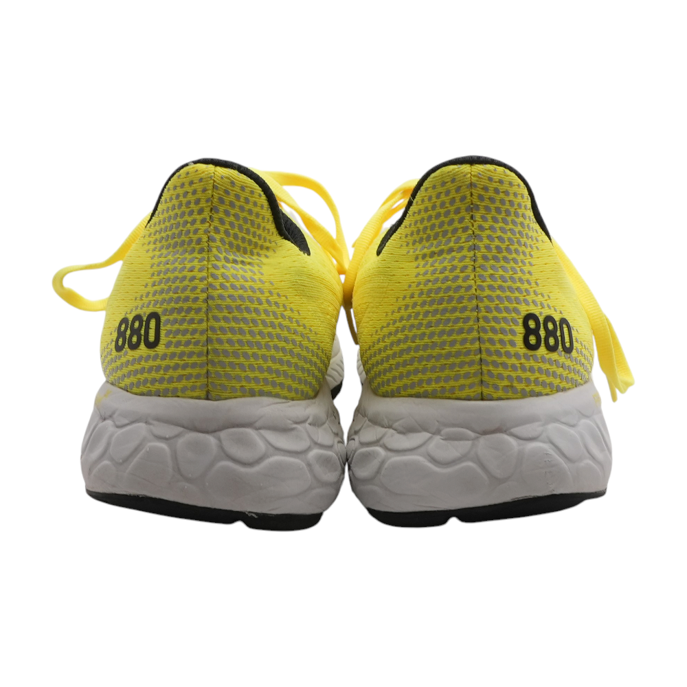 880 Low-Top Athletic Shoes