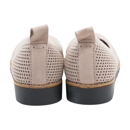 Eileen Fisher Beige Flats – Image 3