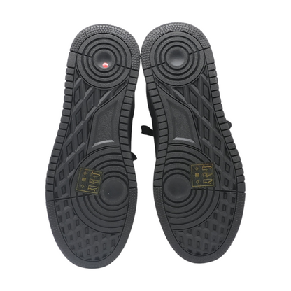 Black Low-Top Athletic Shoes