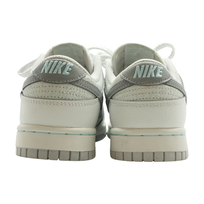 Dunk Low SE Low-Top Athletic Shoes