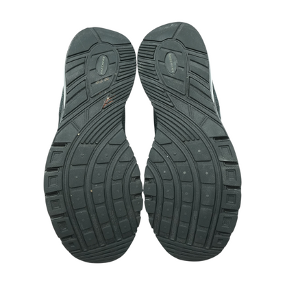 Low-Top Athletic Shoes