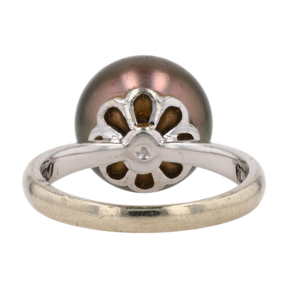 18K White Gold Cutlured Pearl Fashion Ring