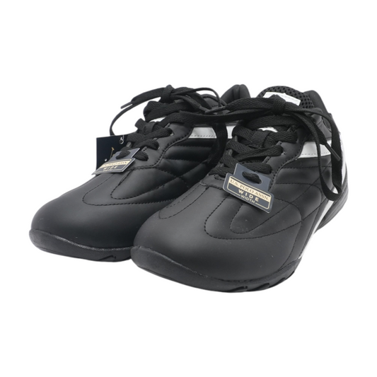 Black Low-Top Athletic Shoes