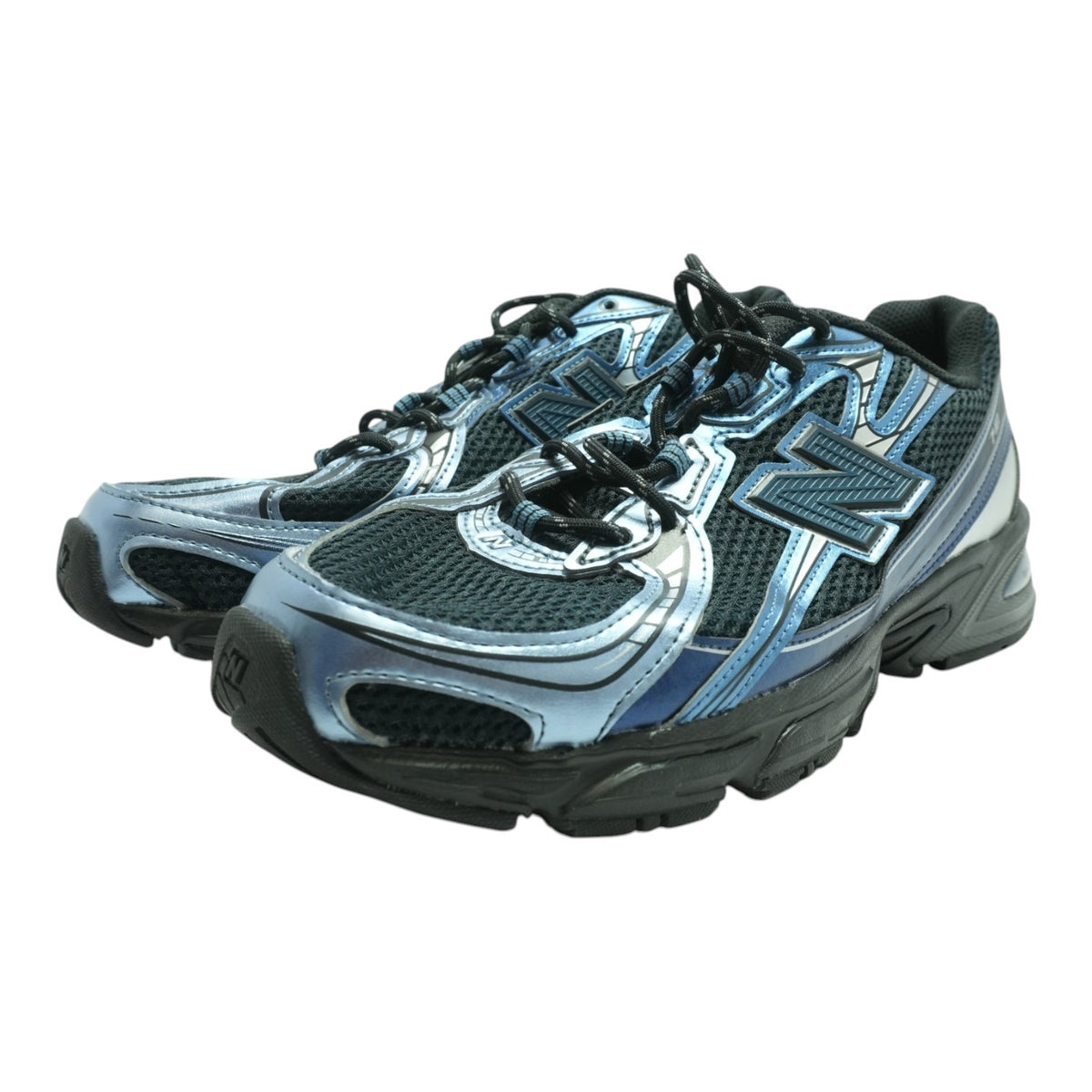 740 Low-Top Athletic Shoes