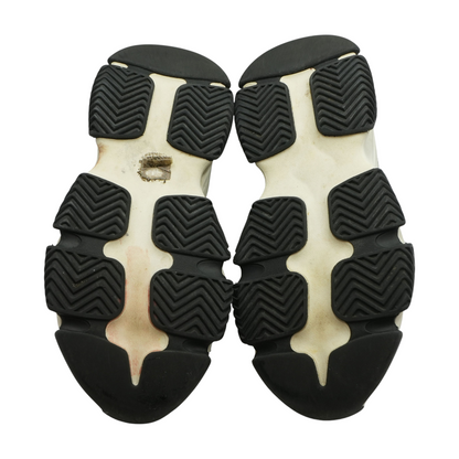 Protege-E Low-Top Athletic Shoes