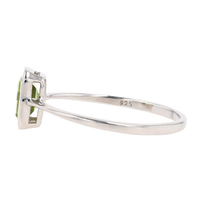 1/2 ctw Sterling Silver Peridot Fashion Ring