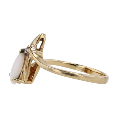 10K Yellow Gold Opal Fashion Ring